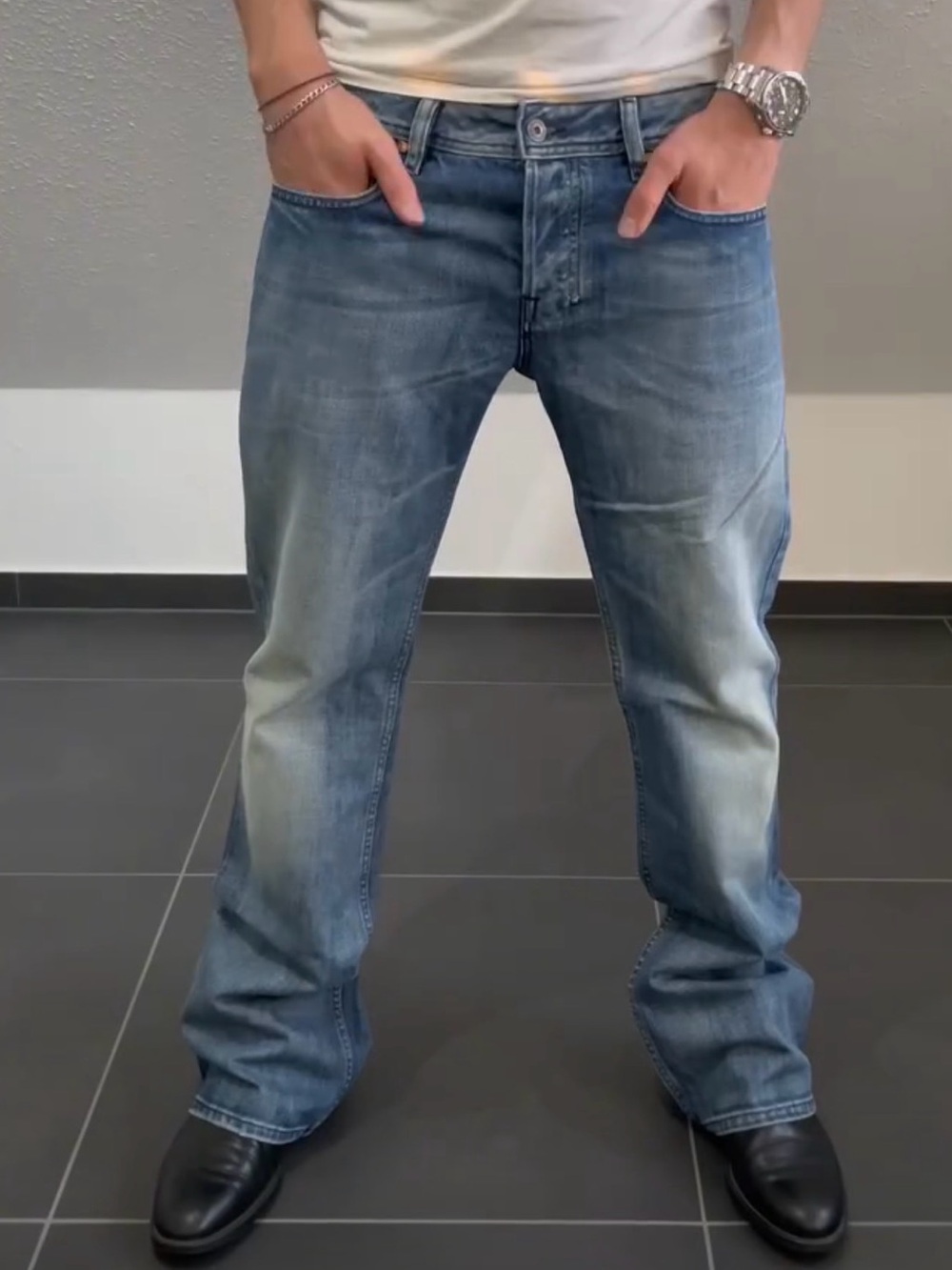 Diesel Qurat relaxed straight leg Jean.  Sz 36 x 32” inseam.